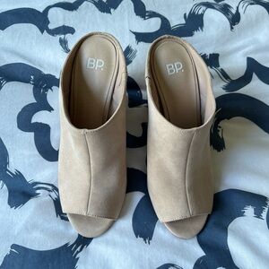 Like new Nordstrom BP suede heels